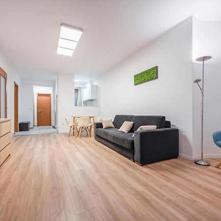 Modern Apartment With Garage Budapest Exterior photo