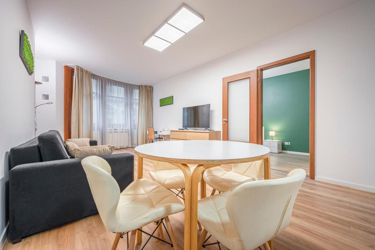 Modern Apartment With Garage Budapest Exterior photo