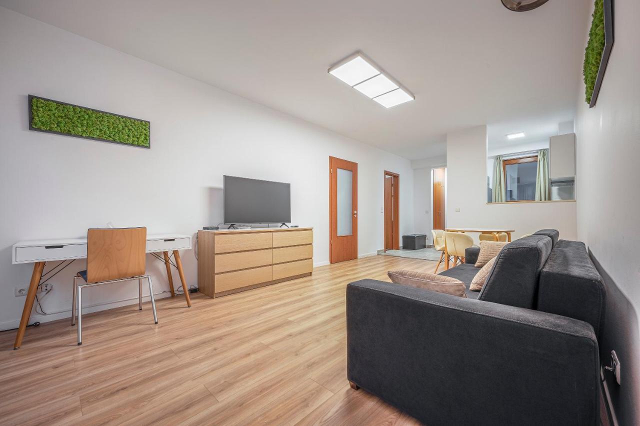 Modern Apartment With Garage Budapest Exterior photo